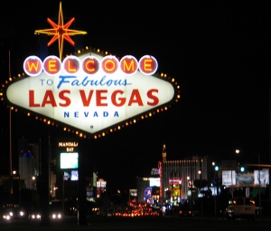 Las Vegas está entre os destinos mais procurados pelos estrangeiros (incluindo os brasileiros, claro). O visto para os Estados Unidos continua sendo obrigatório mas a burocracia diminuiu consideravelmente nos últimos tempos (Foto: Wikimedia Commons)