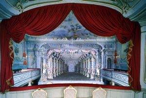 O teatro barroco do castelo de Cesky Krumlov está entre os mais antigos e conservados do tipo palacial da Europa Central (Foto: CzechRepublic/Divulgação)